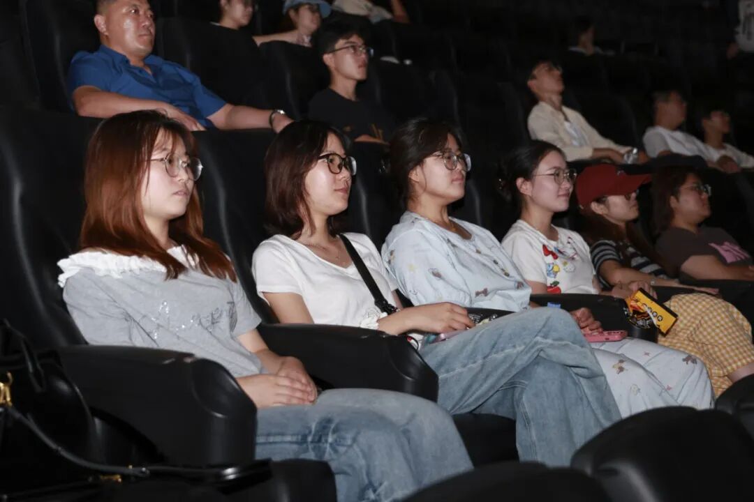 从期待到看见，359个家庭在泰科巨幕影厅收获别样体验！