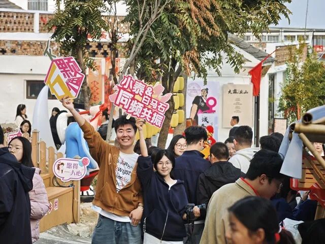 从“留下”到“盘活”，聊聊扎染的“生意”和小店志愿的歌声