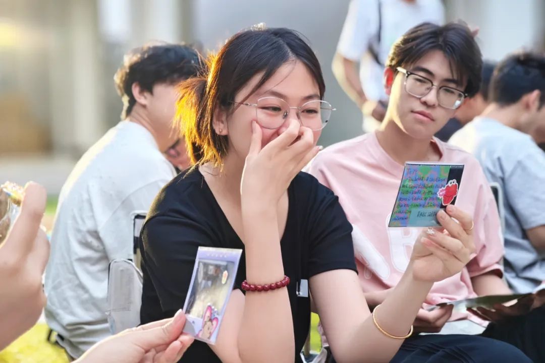 成长需要眼泪：一场持续四个小时的学生会总结