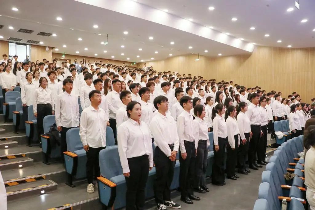 泰山科技学院召开2025年五四先进集体及个人表彰大会
